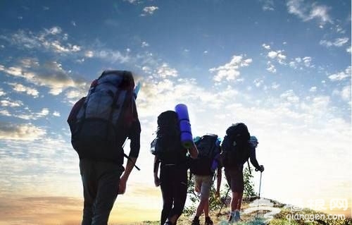 户外旅行迷路怎么办？水源方向是关键[墙根网]